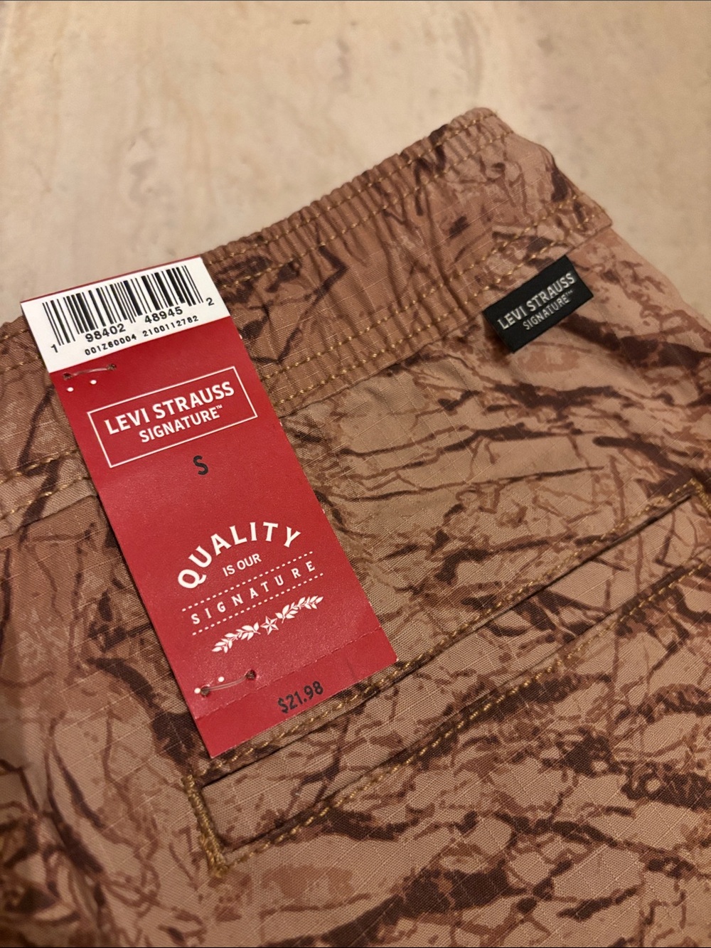 Levi Strauss Cargo Shorts (NEW) - Picture 5 of 5